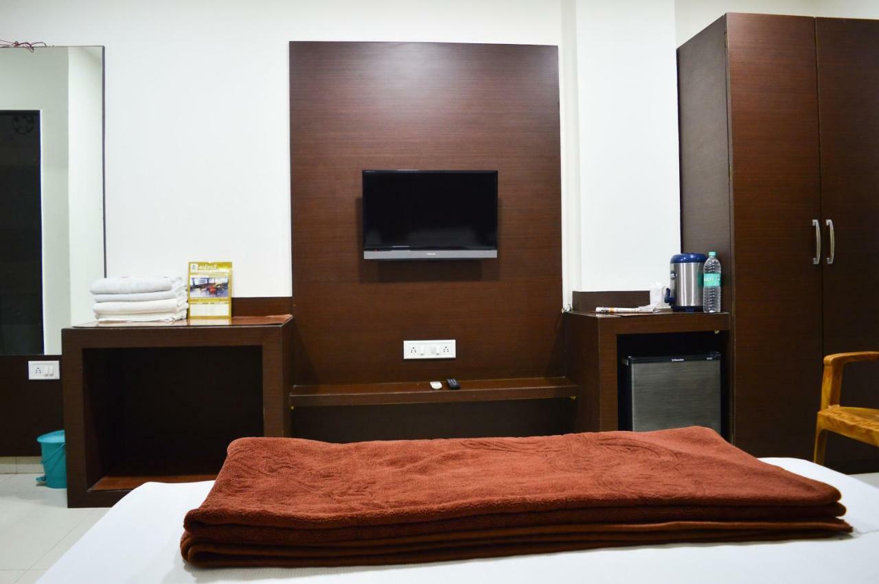 Hotel Maheshwari Avenue Ujjain Eksteriør billede