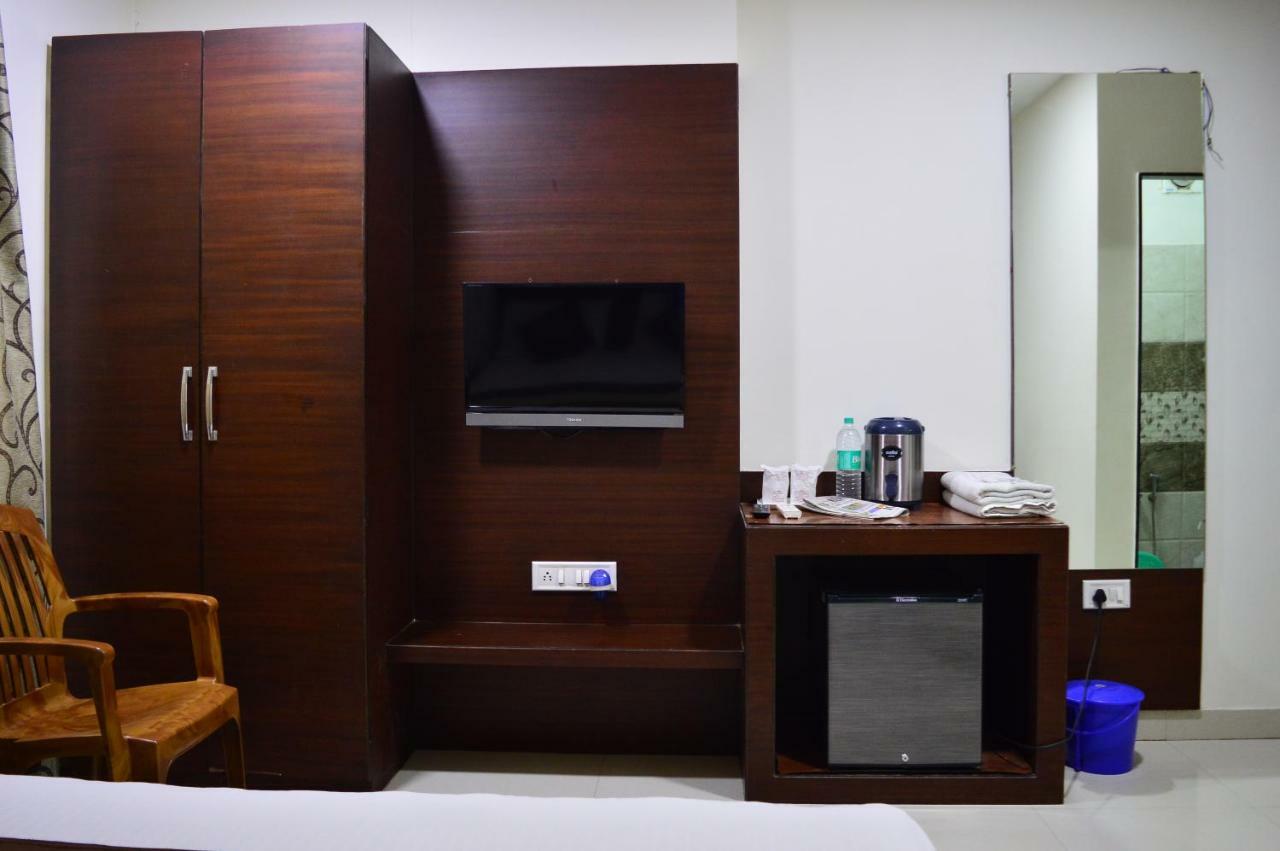 Hotel Maheshwari Avenue Ujjain Eksteriør billede