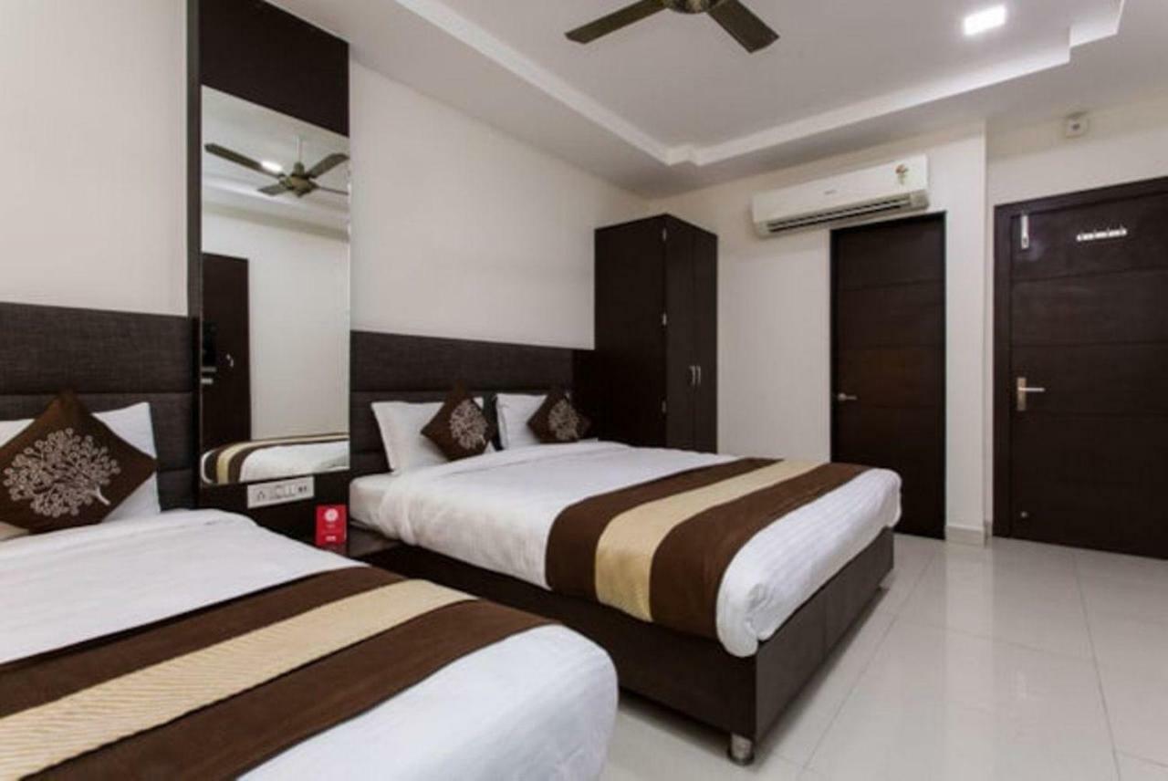 Hotel Maheshwari Avenue Ujjain Eksteriør billede
