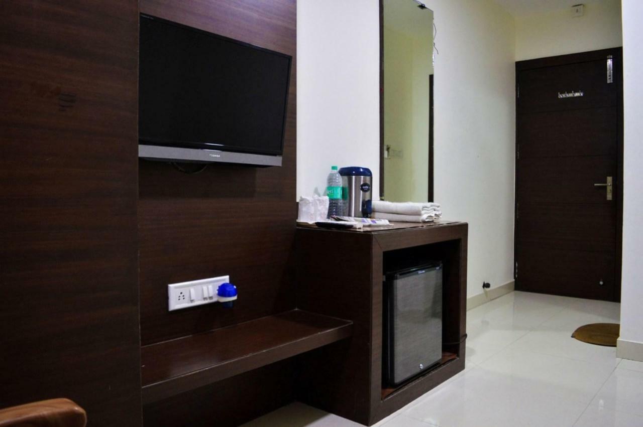 Hotel Maheshwari Avenue Ujjain Eksteriør billede